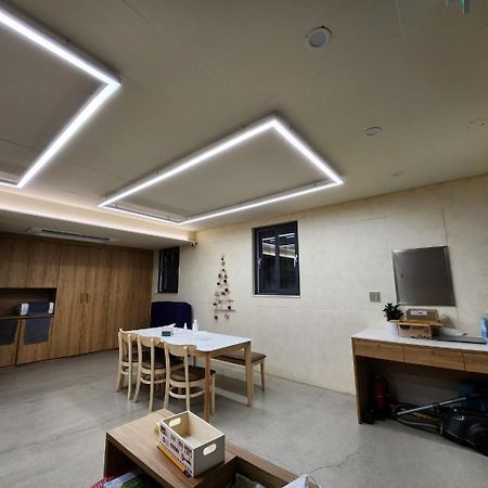 Hao Guesthouse In Hongdae Сеул Экстерьер фото